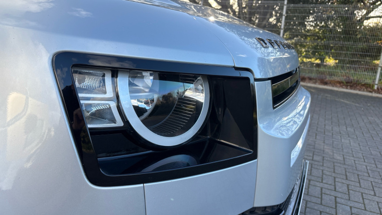 Land Rover Defender 3.0 D250 X-Dynamic S 110 5dr Auto Diesel Estate